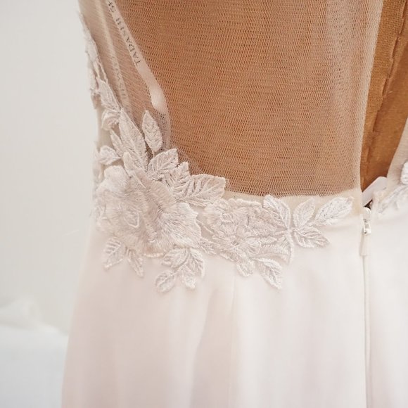 🆕TADASHI SHOJI Embroidered Trumpet Halter Wedding - Picture 6 of 9